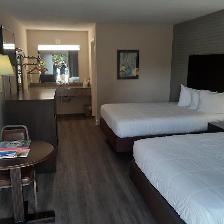 Rodeway Inn & Suites Wilmington North Bilik gambar
