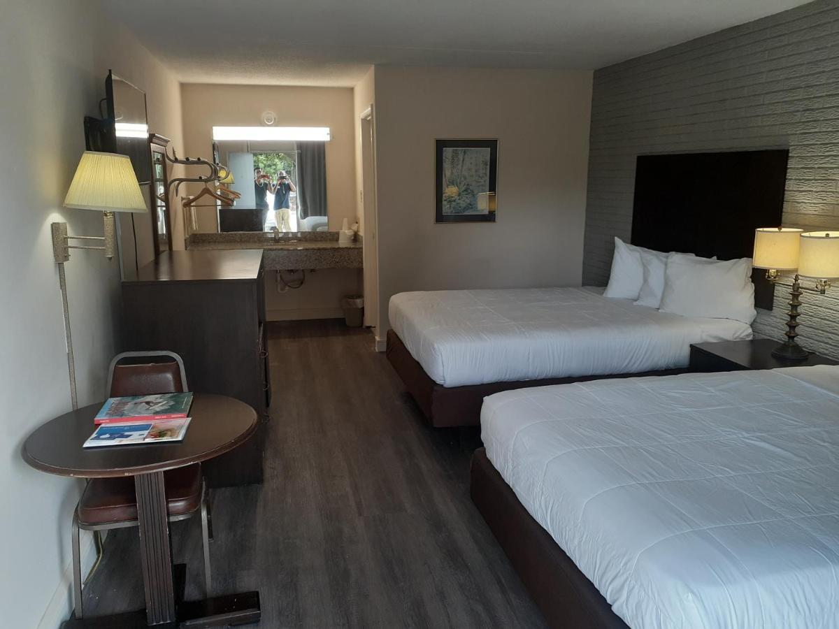 Rodeway Inn & Suites Wilmington North Bilik gambar