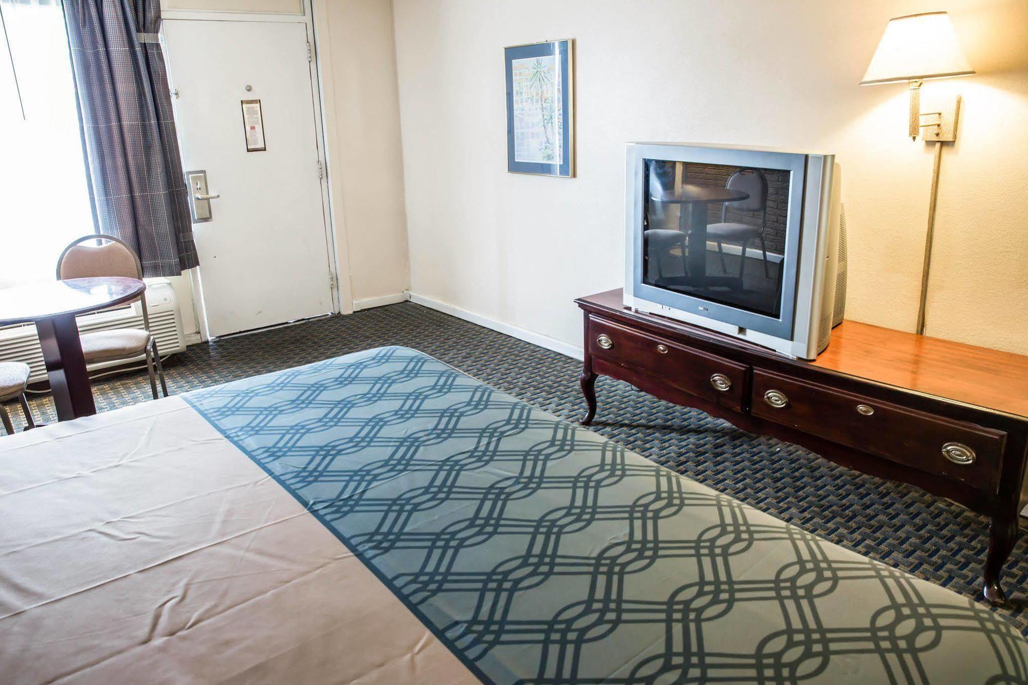 Rodeway Inn & Suites Wilmington North Luaran gambar